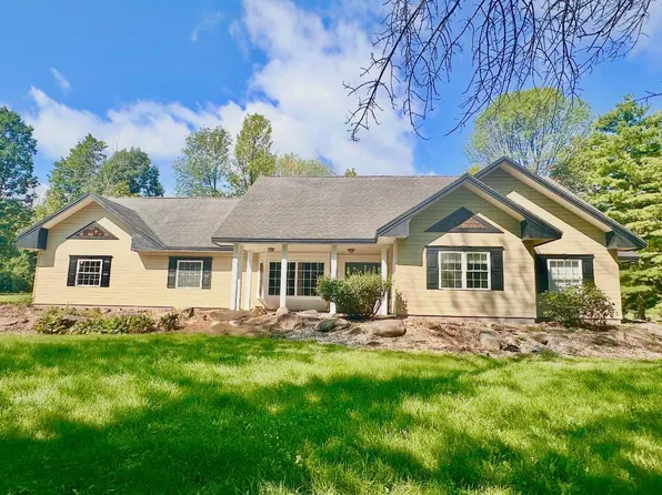 1 Bouchard Dr, Peru, NY 12972