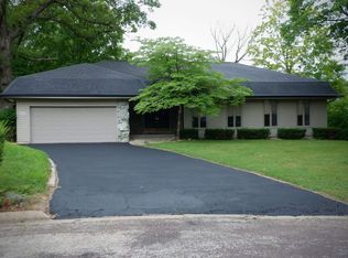 232 Coventry Ln, East Peoria, IL 61611