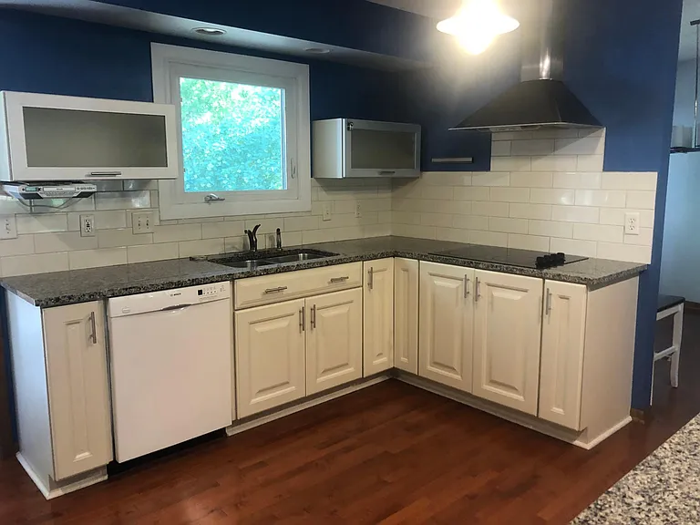 9695 Buckingham Dr — Photo 3