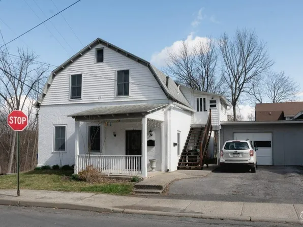 122 2nd St #1, Athens, NY 12015