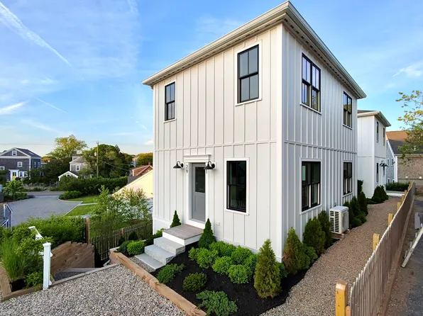 29 Cemetery Road #1, Provincetown, MA 02657