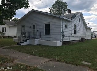 615 N 15th St, Murphysboro, IL 62966