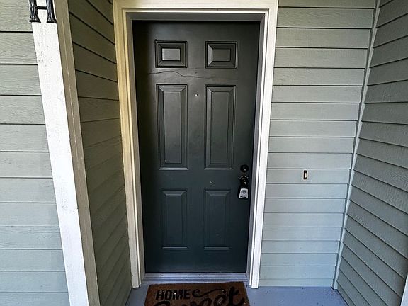 2nd image of 12323 NE 97th St APT H