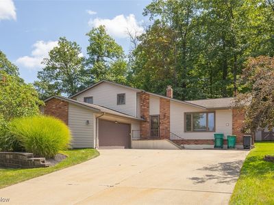 1450 Driftwood Dr, Seven Hills, OH, 44131