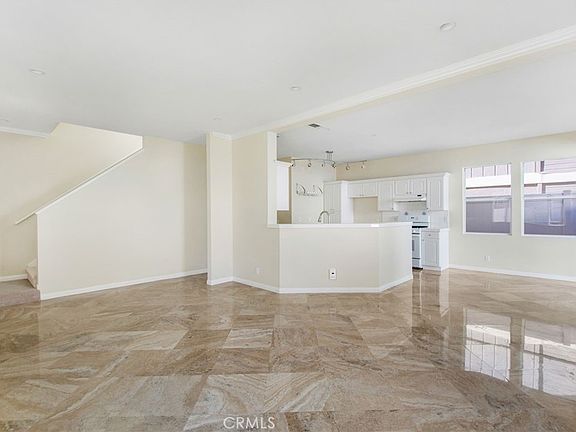 2nd image of 162B Rochester St