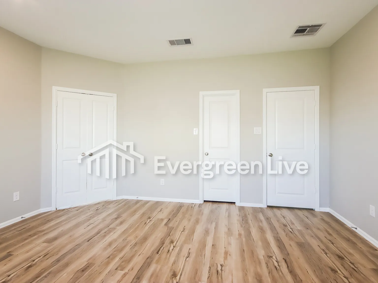 4 bed, 2.0 bath, 1922 sqft, $1,895 — Photo 4