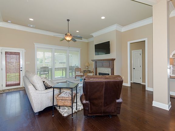 4th image of 17412 Pheasant Dr