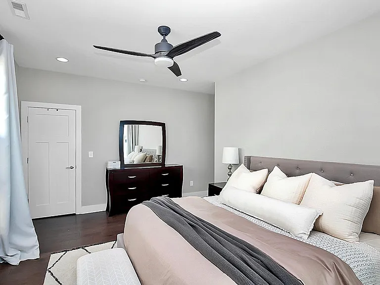 542 Sedgefield Park Dr — Photo 23