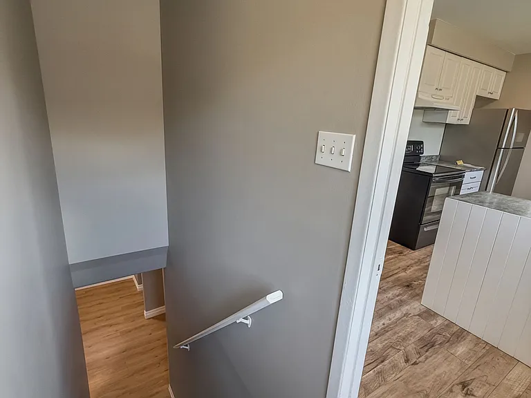80 Kipling Cres — Photo 22
