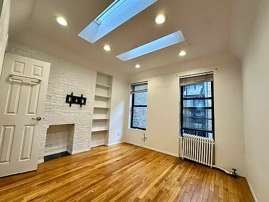 Rented by Oxford Property Group | media 13