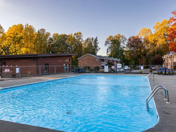 Holly Leaf Apartments, 2205 Woodleaf Rd #2B-1Ba-1040Sqft, Salisbury, NC 28147