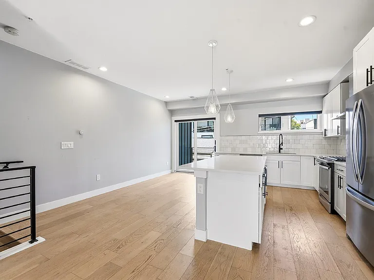 3564 W 16th Ave — Photo 5