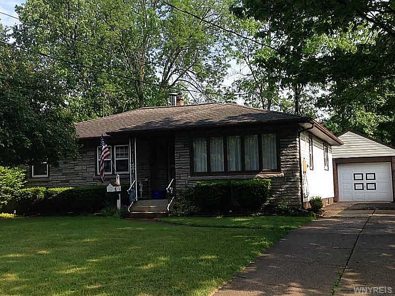 2nd image of 1694 Forbes St