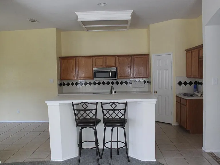 1556 Bastrop Dr — Photo 12