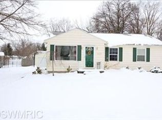 7499 Floral Ave, Jenison, MI 49428