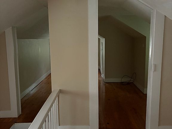 5th image of 412 W Race St