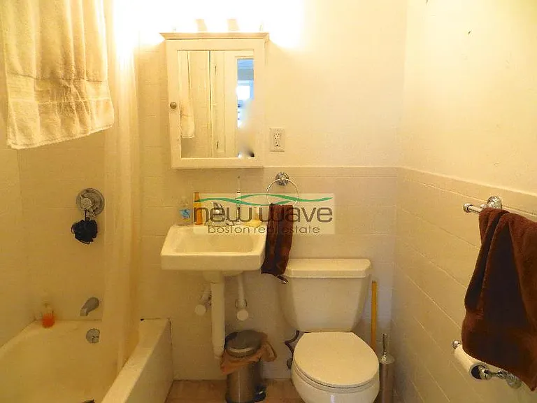 25 Melrose St #A — Photo 8