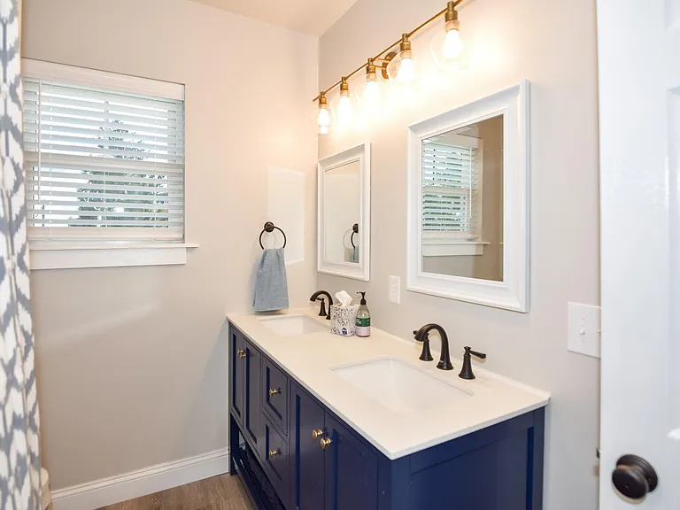 1401 Market St #2L — Photo 9