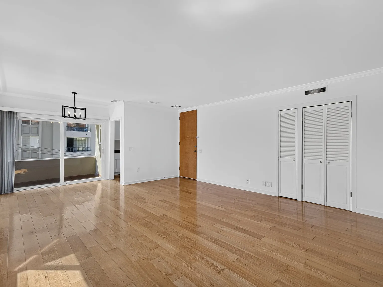 2 bed, $4,450 — Photo 3
