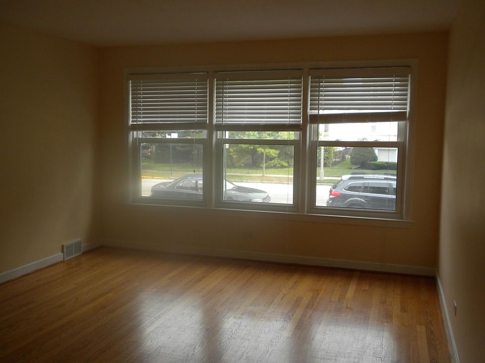 2nd image of 8848 Bronx Ave Unit 4