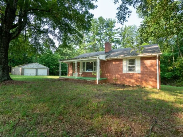 2449 Ralph Joyce Rd, Sandy Ridge, NC 27046