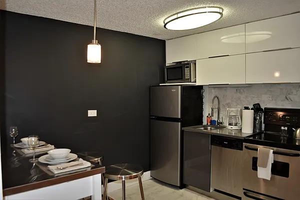 Rented by Global Realty Opportunities | media 6