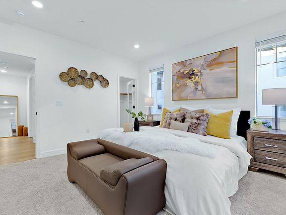 5th image of 3067 Lina Ln