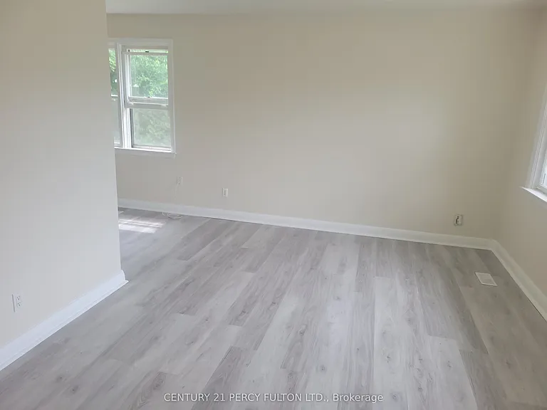 71 Grace St — Photo 7