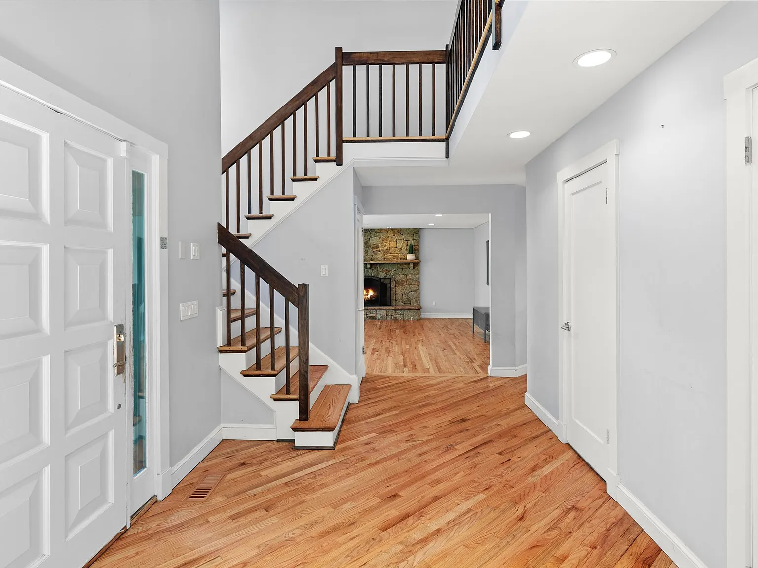 5 bed, 4.5 bath, 3593 sqft, $14,500 — Photo 4