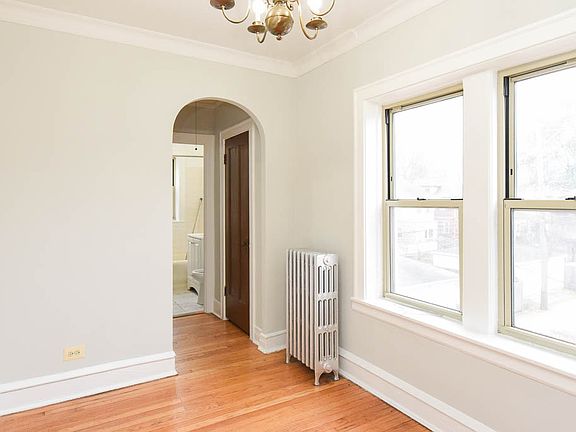 5th image of 5117.5 W Montrose Ave #B3