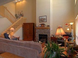 3rd image of 1025 Lauderdale Pl N