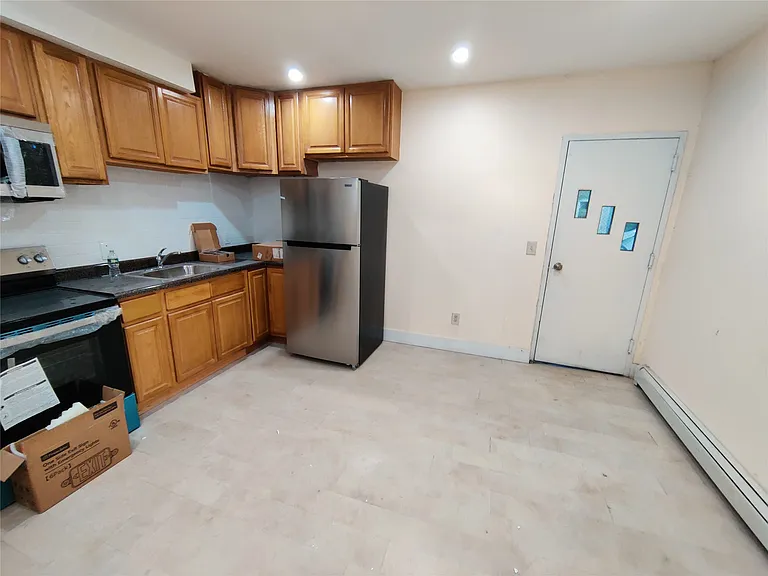 11 Avenue A #R — Photo 2