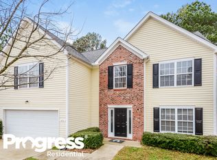 400 Pyracantha Dr, Holly Springs, NC 27540