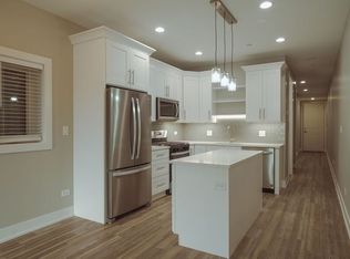 4 Walker Ave #E1, Clarendon Hills, IL 60514