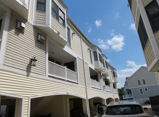 11 Railroad Ave #5B, Salisbury, MA 01952