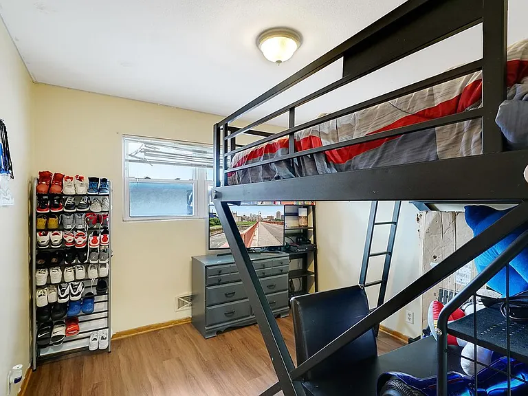 7005 Dutton Ave — Photo 3