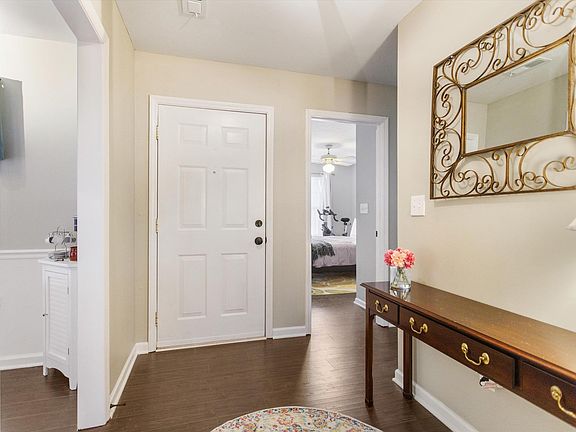 4th image of 40 Wood Pointe Dr Unit 7