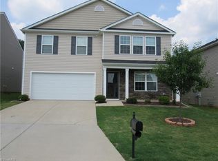 6031 Showell Cir, Pfafftown, NC 27040