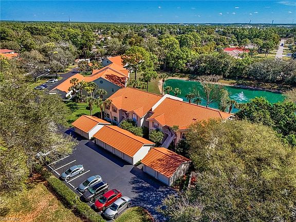3rd image of 305 Robin Hood CIR #101