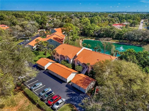 305 Robin Hood CIR #101, NAPLES, FL 34104