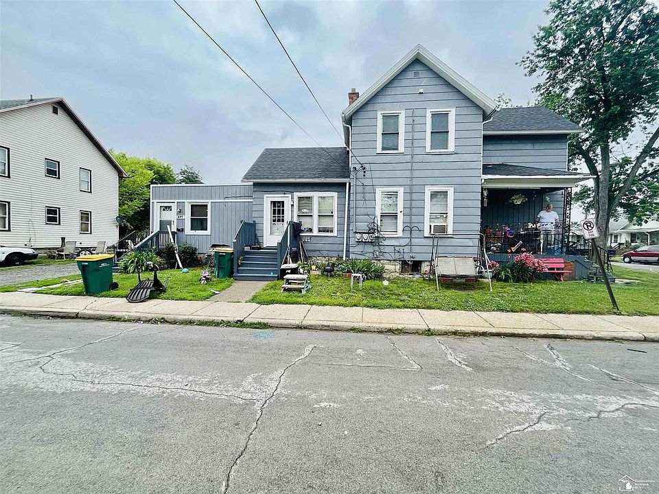 2nd image of 801 E 4th St