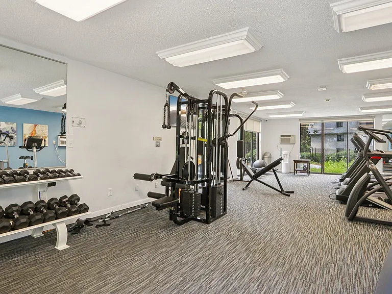 Shrewsbury Commons — Photo 17