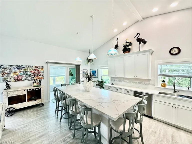 3770 Park Ave W — Photo 29