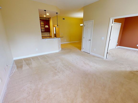 2nd image of 625 Oakleaf Plantation Pkwy Unit 422