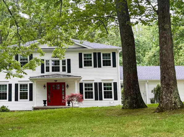 2585 Foxhunter Rd, Flatwoods, KY 41139