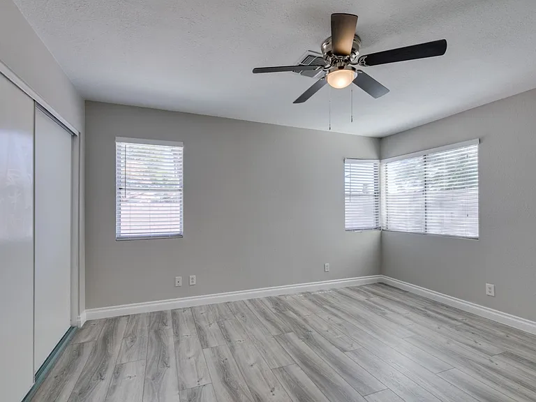 8292 Palmada Dr — Photo 29