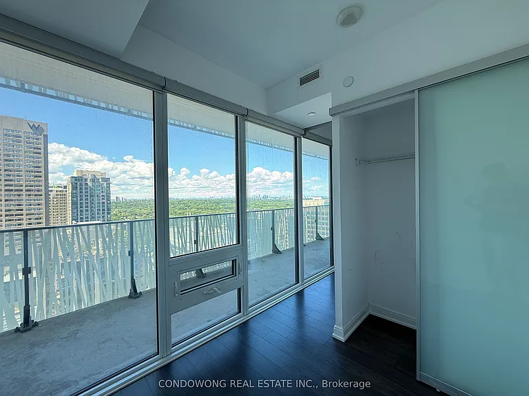 42 Charles St E #2609 — Photo 4