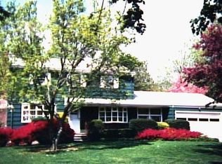 65 Oak Ridge Rd, Trumbull, CT 06611