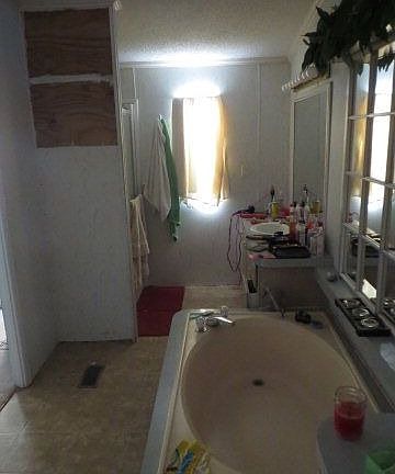5th image of 1631 N Mercury Ave