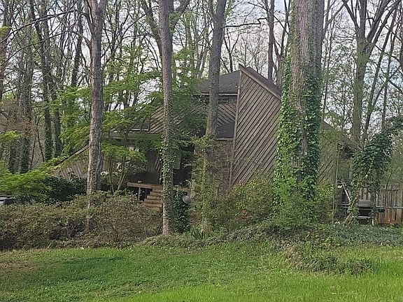 5th image of 3209 Cedar Bluff Dr NE